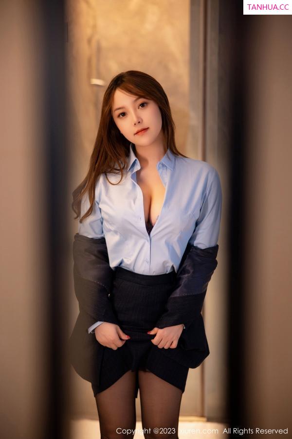 豆瓣酱  [XiuRen]高清写真图 2023.01.30 No.6190 豆瓣酱 制服美臀第30张图片